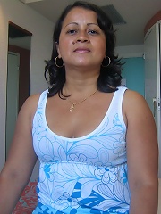 Mature slut playing with herself