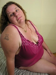 Big mature mama playing with her toy